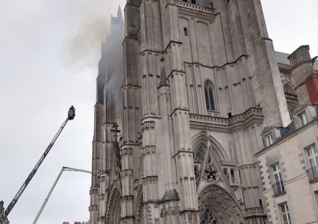 cathedrale-nantes-incendie